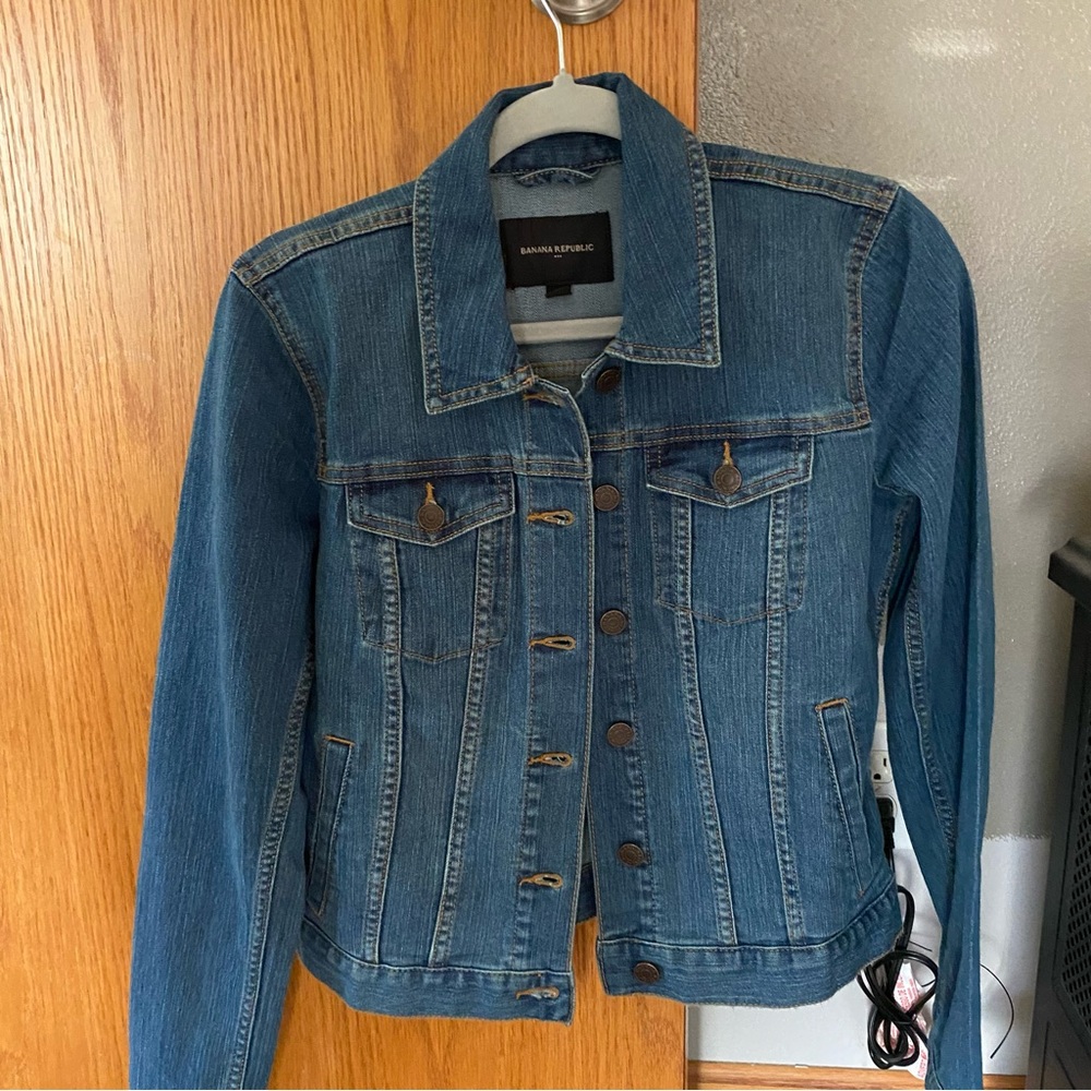 Banana republic women’s small blue jean jacket